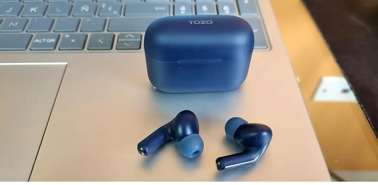 Read more about the article how to turn on your tozo earbuds in minutes